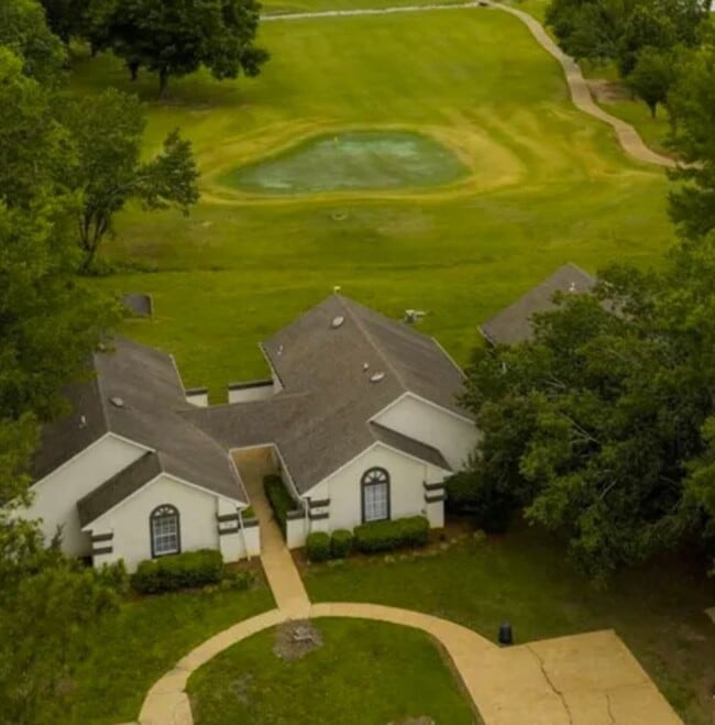 Building Photo - Elm Lake Golf Course House