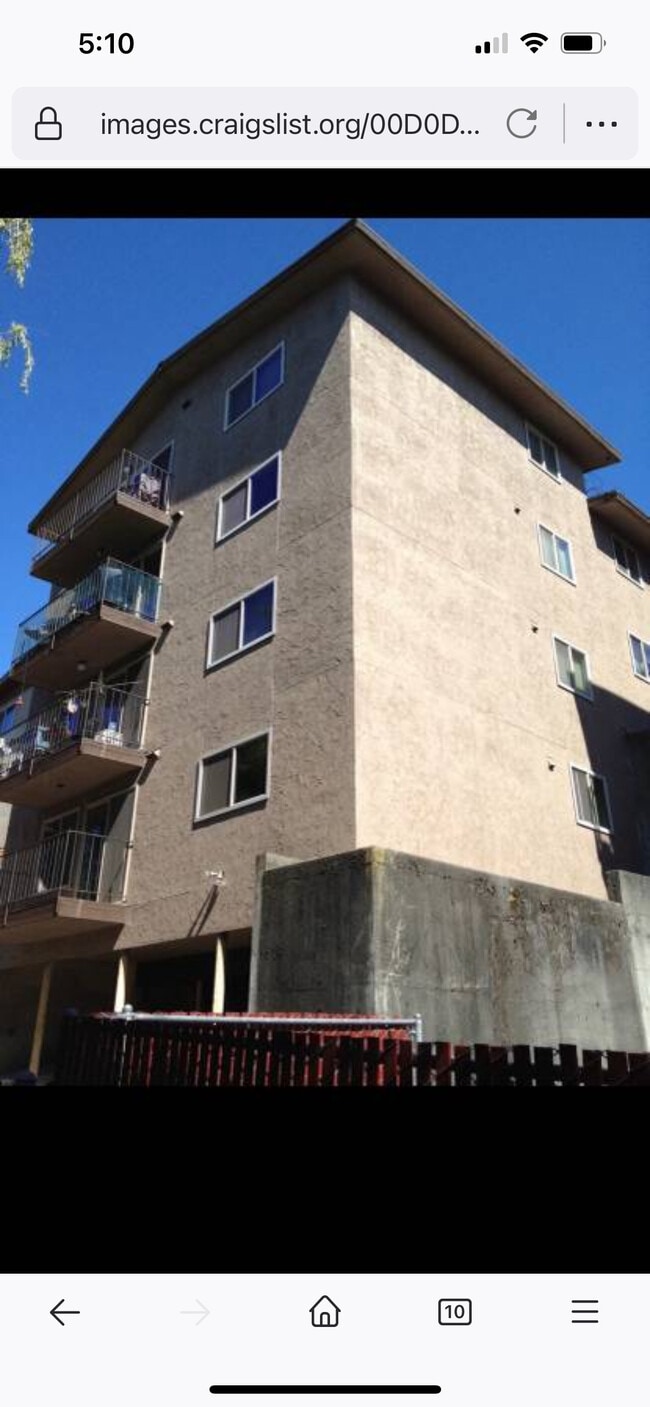 Main Image - 9221 Greenwood Ave N