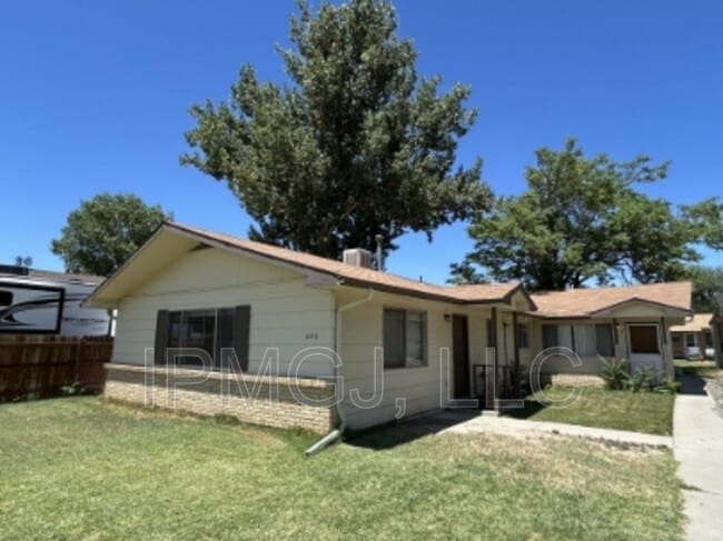 Primary Photo - 420 W Kennedy Ave