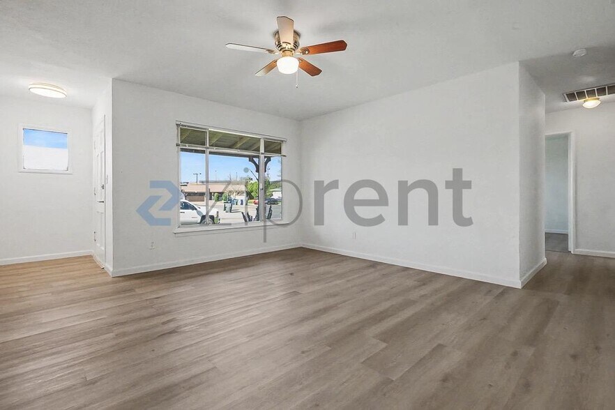 Building Photo - 1644 Bowling Green Dr