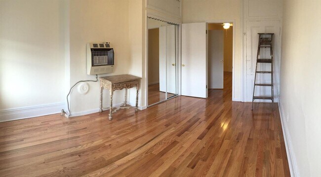 Building Photo - 411 Adams St