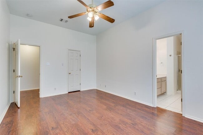 Building Photo - 1723 Rosenborough Ln S