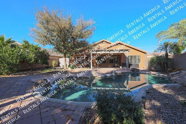 Building Photo - 703 W Canary Way