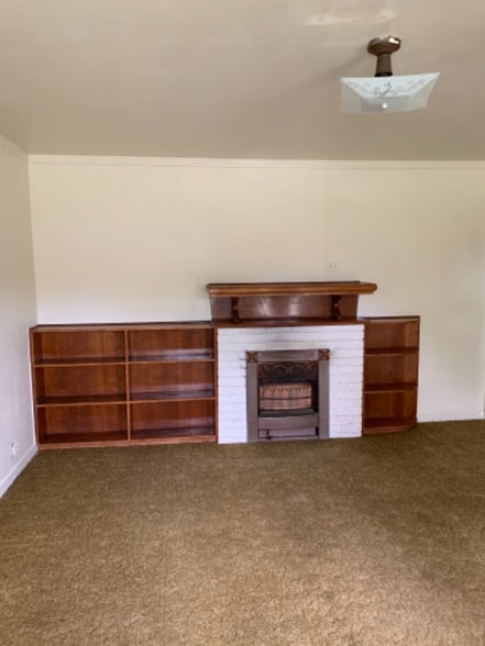 Building Photo - 1215 E 5th St