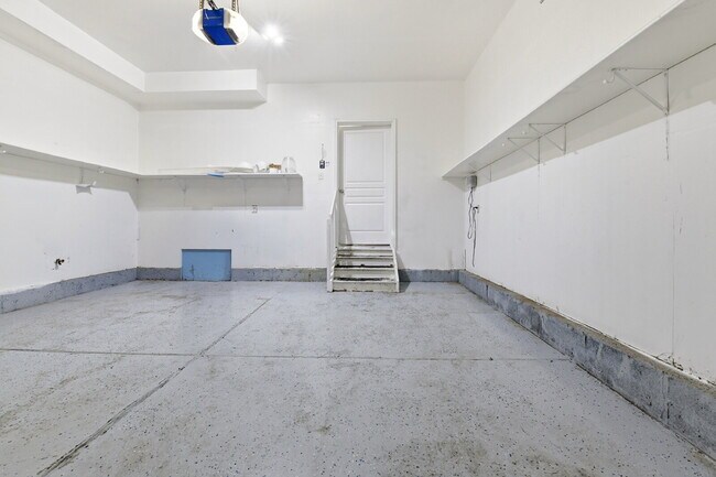 Building Photo - $2,940.95 - 4 Bed, 3 Bath Home in Denver with Central A/C and Fenced in Yard!