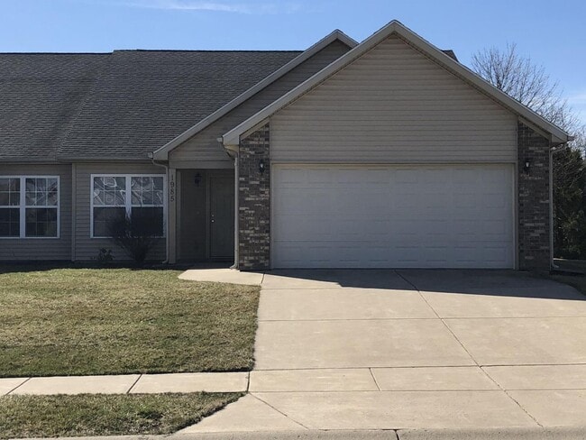 Building Photo - 1985 Cal Dr