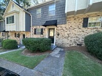 Building Photo - 806 Vestavia Villa Ct