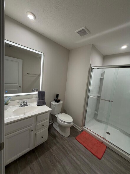 Building Photo - 585 Bermuda Way