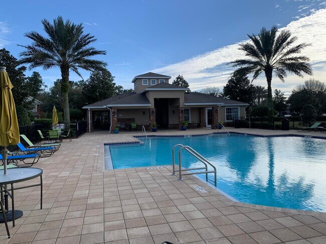 Building Photo - 6852 Woody Vine Dr