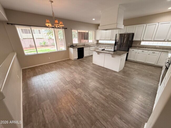 Building Photo - 13313 W Palo Verde Dr