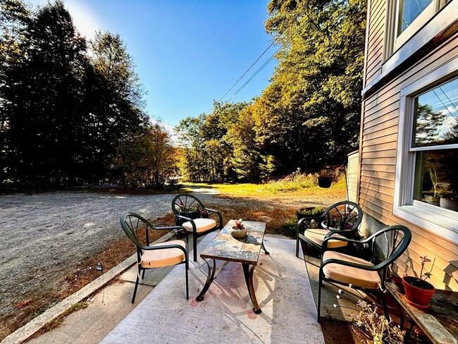 Building Photo - Bright & Airy Home Near Brettun’s Pond – Scenic Views & Modern Comfort