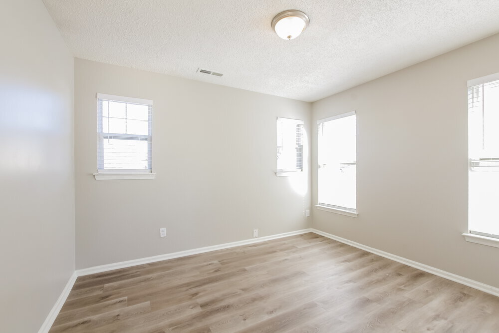 Building Photo - 258 Amir Cir