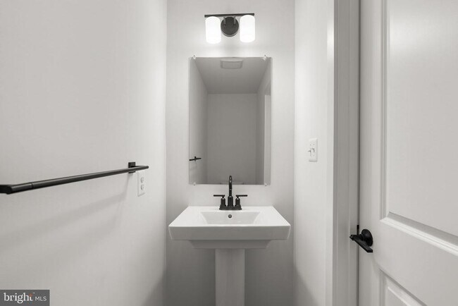 Building Photo - 1631 Blacksmith Wy