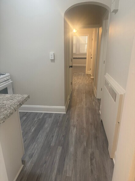 Building Photo - 3728 Dolfield Ave