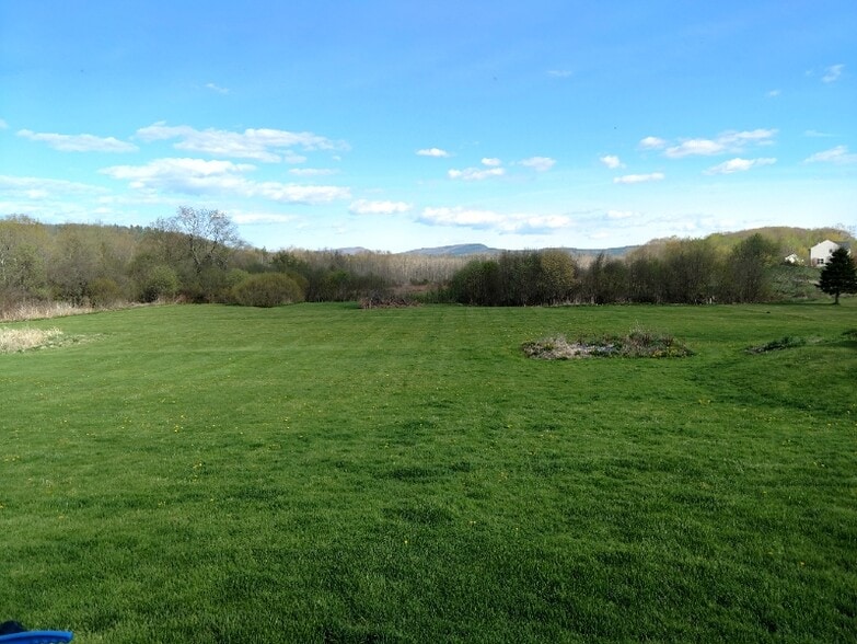 Building Photo - 1408 Latham Rd