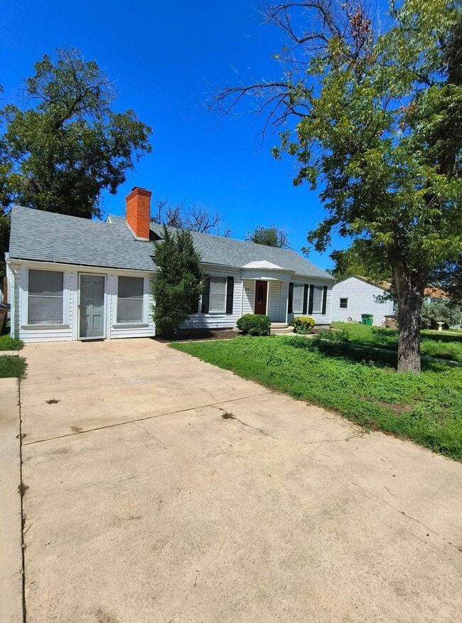 Building Photo - Spacious, Remodeled 3 bed 2 bath Santa Rita Home!