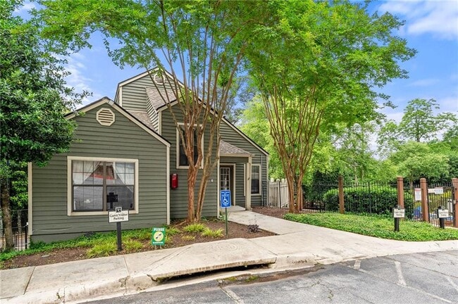 Building Photo - 4568 Vinings Central Trace SE