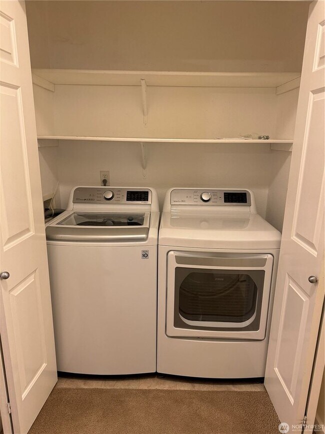 Building Photo - 2bd/2ba Newcastle Condo