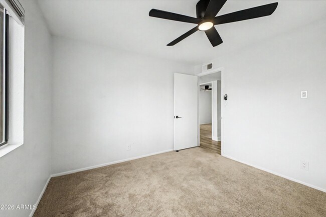 Building Photo - 4101 E Calavar Rd