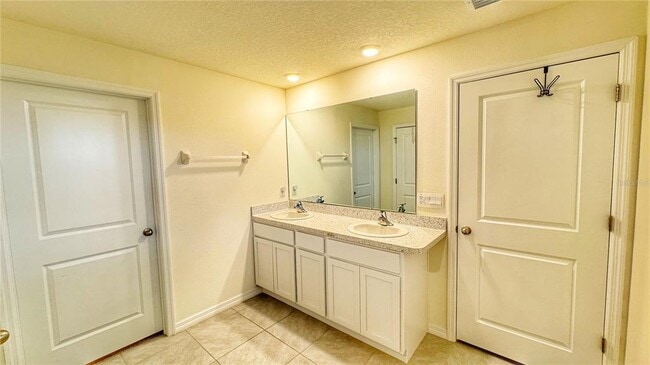 Building Photo - 1206 Tahitian Sunrise Dr