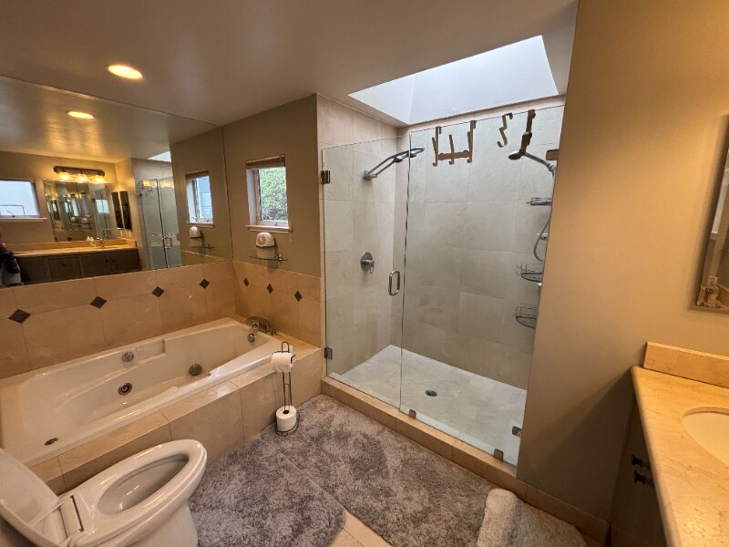 Building Photo - 133 Cresta Vista Dr