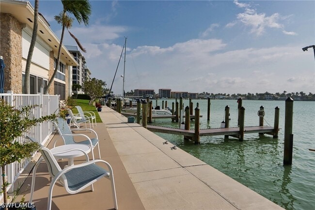 Building Photo - 2500 Gulf Shore Blvd N