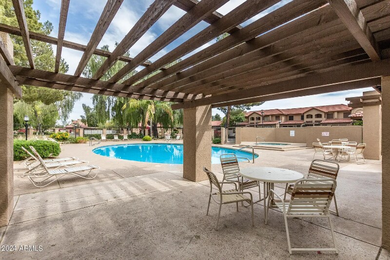 Building Photo - 8625 E Belleview Pl