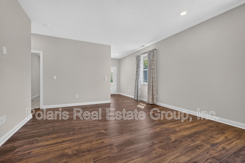 Building Photo - 9073 Lieven St
