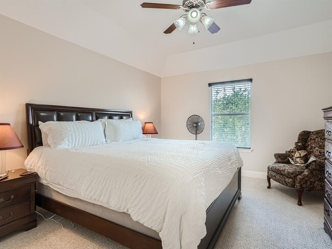 Building Photo - 2601 Sixpence Ln