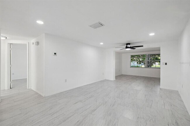 Building Photo - 3513 Landale Dr