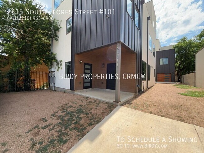 Building Photo - 2615 S Flores St