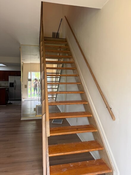 stairway by front door - 4614 Islander Ct