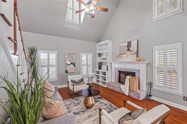 Building Photo - 555 Douthit Ferry Rd