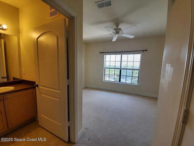 Building Photo - 6470 Borasco Dr
