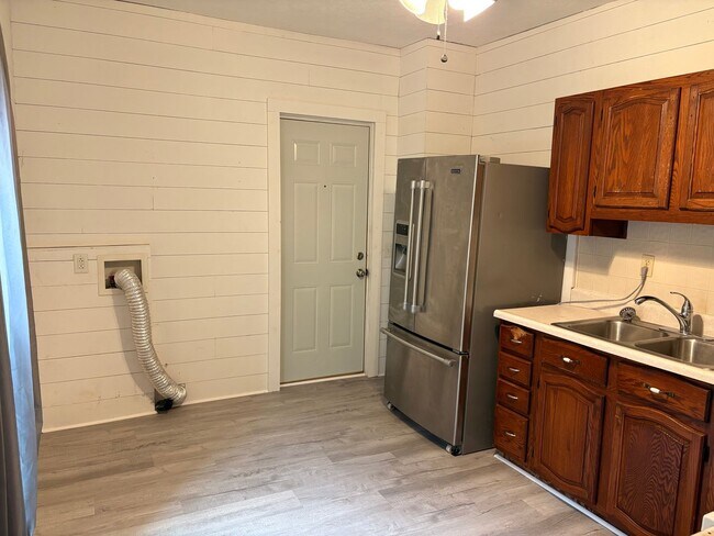 Building Photo - Duplex