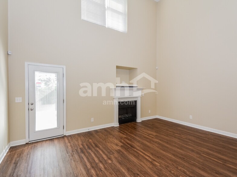 Building Photo - 1108 Tiger Woods Way