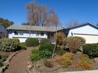 Building Photo - 3 Bed/ 2 Bath Rohnert Park House for Rent