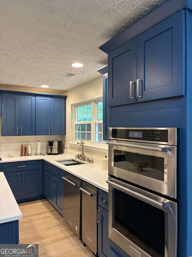 Building Photo - 117 Holly Mill Village Dr