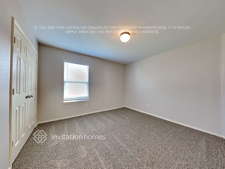 Building Photo - 802 Windflower Dr