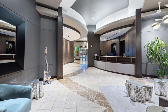 Building Photo - 360 Nueces St