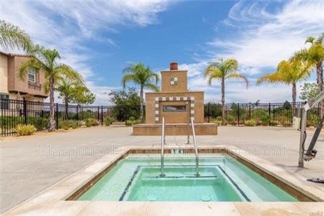 Building Photo - 40347 Calle Real