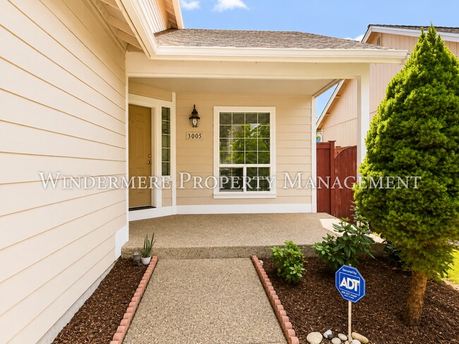 Building Photo - 3005 NE Yale Way
