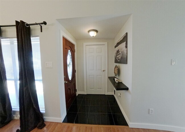 Building Photo - 1881 Bering Dr