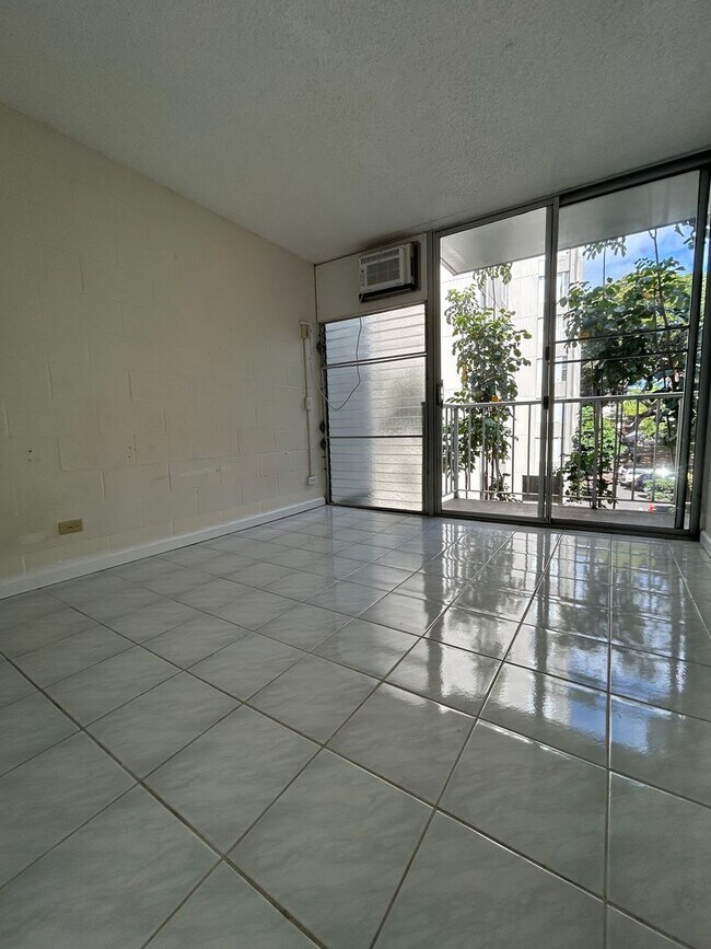 Building Photo - Available on 10/01/25, 660 sq ft, 2 Bedroo...