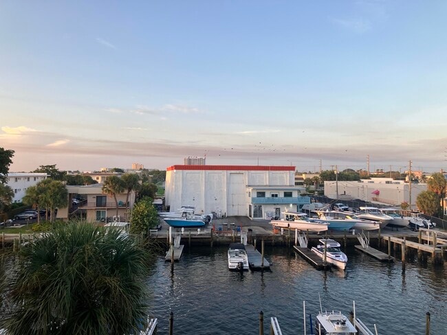 Building Photo - 108 Paradise Harbour Blvd