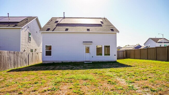 Building Photo - 2400 Willkomen Wy