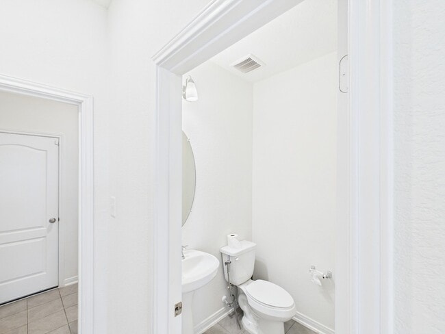 Building Photo - 15643 Fellswood Dr