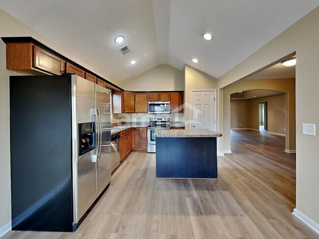 Building Photo - 1075 Savannah Ave