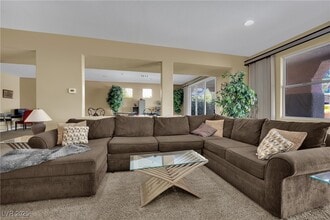 Building Photo - 1004 Golden Age Ct