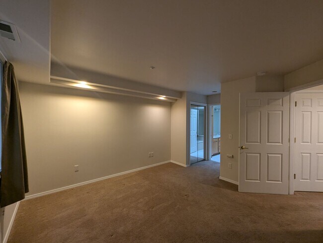 Building Photo - 2bd/2ba Edmonds Condo